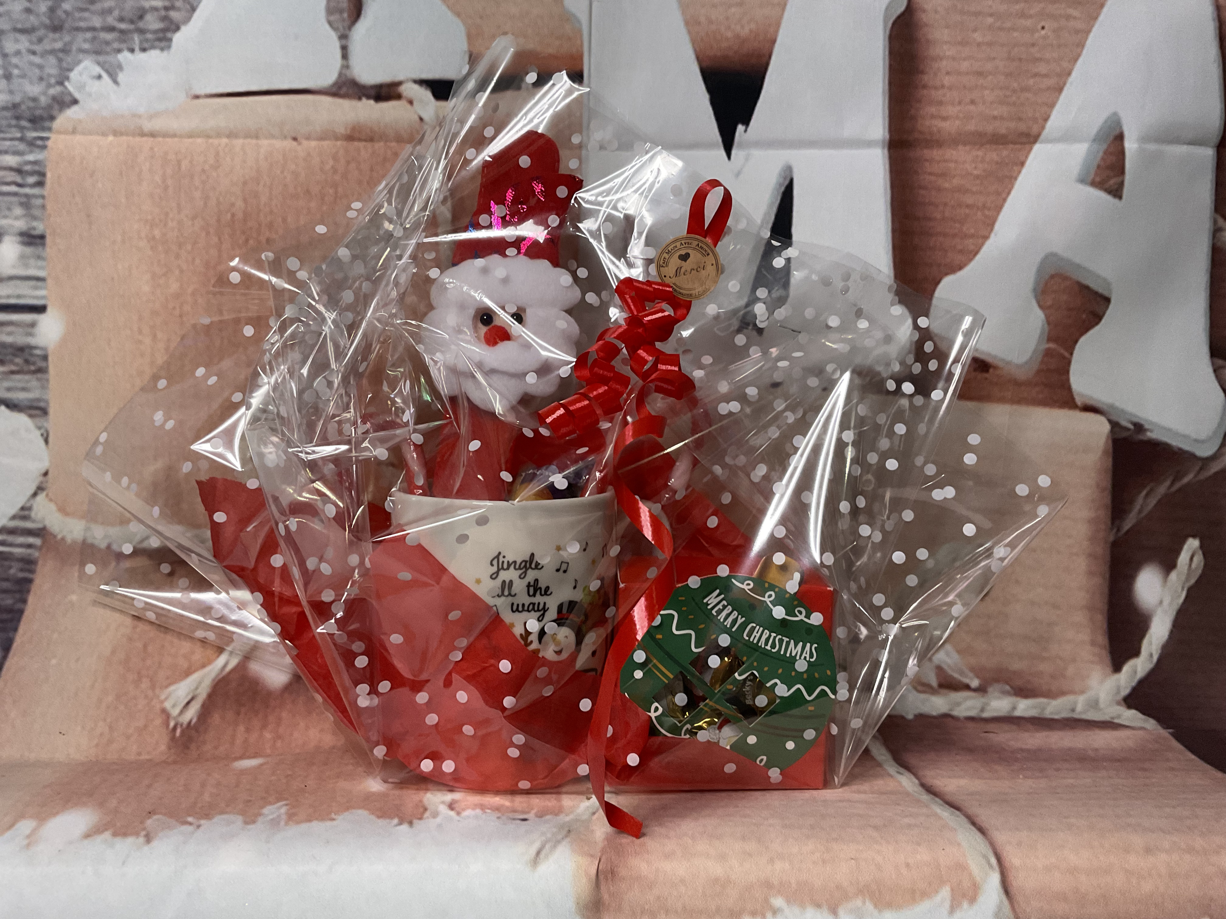 Idée cadeau de Noël, mug, chocolat & goodies